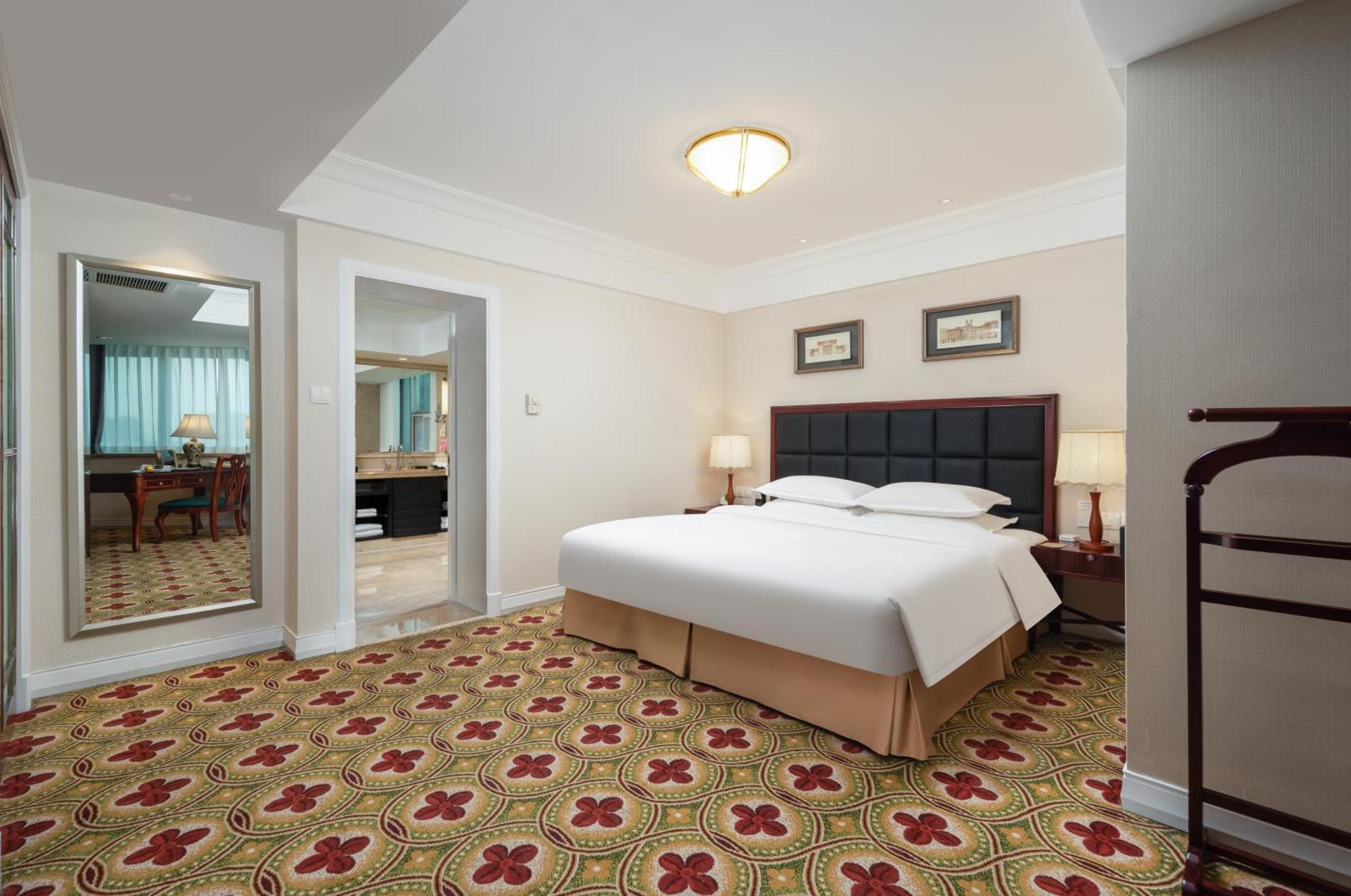 Ramada Plaza Optics Valley Hotel ווהאן מראה חיצוני תמונה